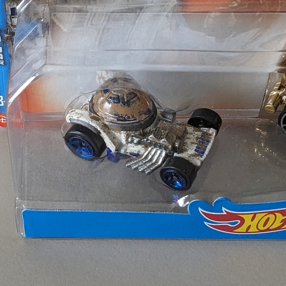 New Hot Wheels Star Wars Force Awakens C3p0 R2D2 Cars 2pc in package Droids Toy - Picture 9 of 10
